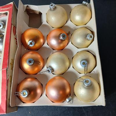 Vintage glass Christmas bulbs / ornaments Made in USA