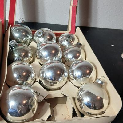 Vintage glass Christmas bulbs / ornaments Made in USA
