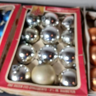 Vintage glass Christmas bulbs / ornaments Made in USA