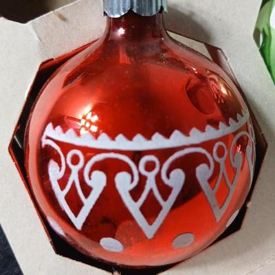 Vintage Shiny Brite Christmas ornaments - Frosted and stenciled