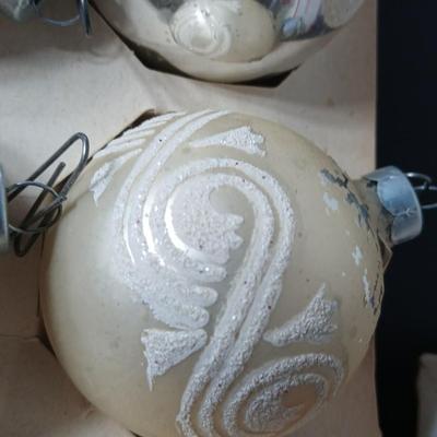 Vintage Shiny Brite Christmas ornaments - Frosted and stenciled