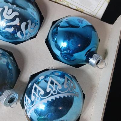 Vintage Shiny Brite Christmas ornaments - Frosted and stenciled