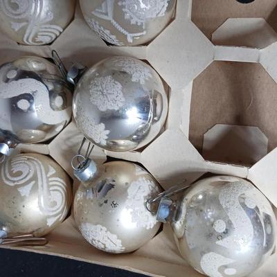 Vintage Shiny Brite Christmas ornaments - Frosted and stenciled