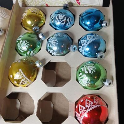 Vintage Shiny Brite Christmas ornaments - Frosted and stenciled