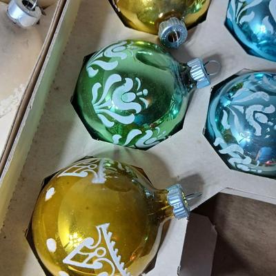 Vintage Shiny Brite Christmas ornaments - Frosted and stenciled