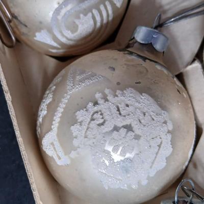 Vintage Shiny Brite Christmas ornaments - Frosted and stenciled