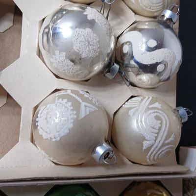 Vintage Shiny Brite Christmas ornaments - Frosted and stenciled