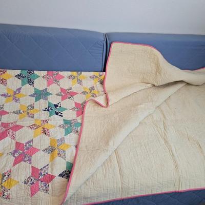 Vintage handmade star pattern quilt -