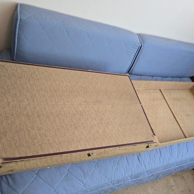 Antique steamer trunk with inside tray