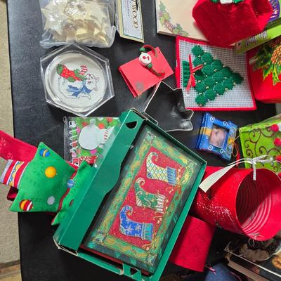 Small Christmas Decorations - Mostly Kitchen decor & mugs and Dishware Christmas items