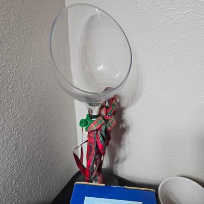 Small Christmas Decorations - Mostly Kitchen decor & mugs and Dishware Christmas items