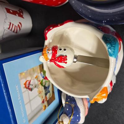 Small Christmas Decorations - Mostly Kitchen decor & mugs and Dishware Christmas items