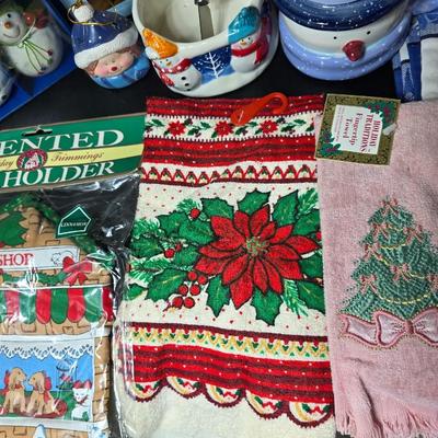 Small Christmas Decorations - Mostly Kitchen decor & mugs and Dishware Christmas items