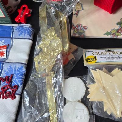 Small Christmas Decorations - Mostly Kitchen decor & mugs and Dishware Christmas items