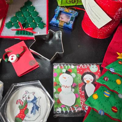 Small Christmas Decorations - Mostly Kitchen decor & mugs and Dishware Christmas items
