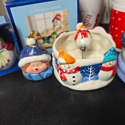 Small Christmas Decorations - Mostly Kitchen decor & mugs and Dishware Christmas items