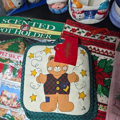 Small Christmas Decorations - Mostly Kitchen decor & mugs and Dishware Christmas items