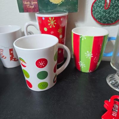 Small Christmas Decorations - Mostly Kitchen decor & mugs and Dishware Christmas items