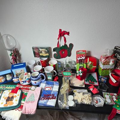 Small Christmas Decorations - Mostly Kitchen decor & mugs and Dishware Christmas items