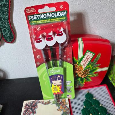 Small Christmas Decorations - Mostly Kitchen decor & mugs and Dishware Christmas items