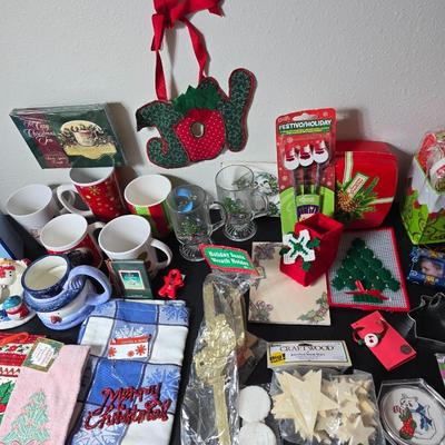 Small Christmas Decorations - Mostly Kitchen decor & mugs and Dishware Christmas items
