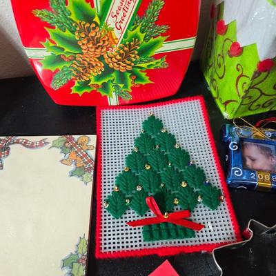 Small Christmas Decorations - Mostly Kitchen decor & mugs and Dishware Christmas items