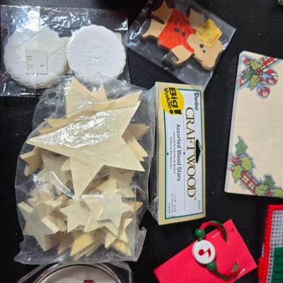 Small Christmas Decorations - Mostly Kitchen decor & mugs and Dishware Christmas items