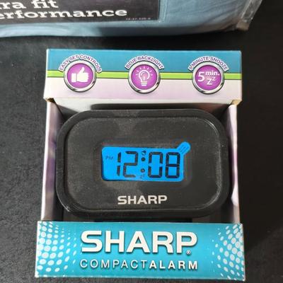 Brand new JC Penney Home Performance FULL sheet set 575 thread count with New Sharp Alarm clock GREAT GIFT IDEAS!