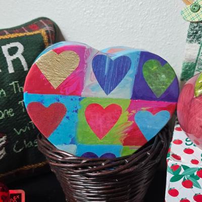 For the TEACHER - Apples - notecards - Pillow - mug - bulletin board - and much more apple themed!