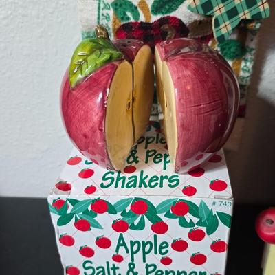 For the TEACHER - Apples - notecards - Pillow - mug - bulletin board - and much more apple themed!