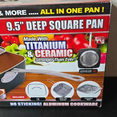 New Gotham Titanium & Ceramic 9.5" deep square pan with new trivet and small cookbook GREAT GFT IDEA!