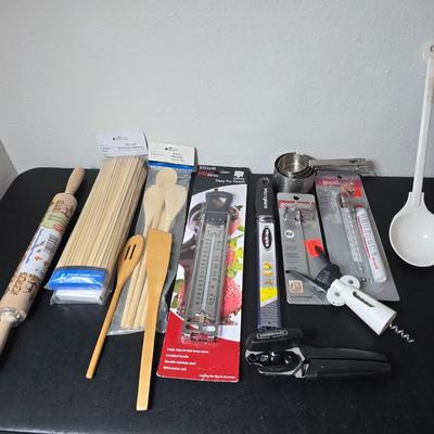 Large variety of brand-new Kitchen utensils
