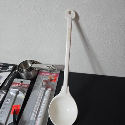 Large variety of brand-new Kitchen utensils