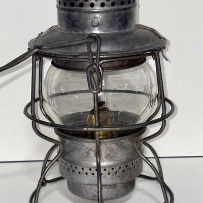 Railroad - Baltimore & Ohio B&O Railroad Lantern W/Etched Glass Globe