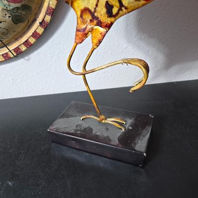 Handpainted rooster Enamel pan lid with a tin rooster free-standing decoration