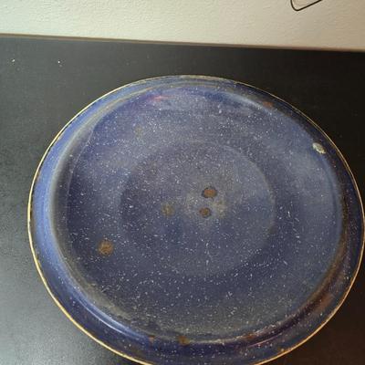 Handpainted rooster Enamel pan lid with a tin rooster free-standing decoration