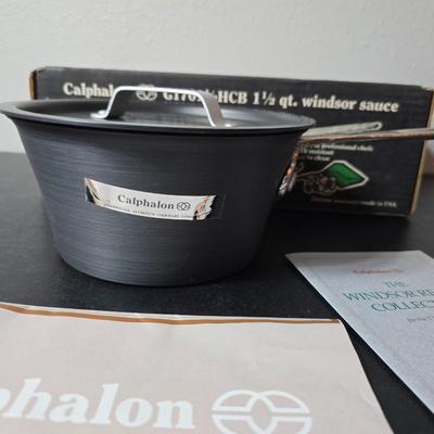 Brand new Calphalon 1 1/2 qt. Windsor saucepan G1701 With new hot pad GREAT GIFT IDEA!