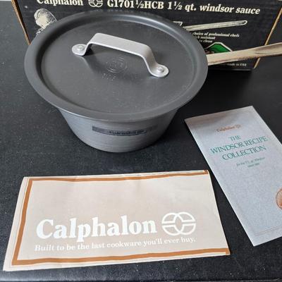 Brand new Calphalon 1 1/2 qt. Windsor saucepan G1701 With new hot pad GREAT GIFT IDEA!