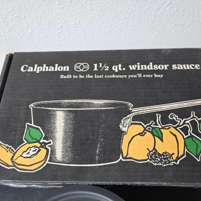 Brand new Calphalon 1 1/2 qt. Windsor saucepan G1701 With new hot pad GREAT GIFT IDEA!