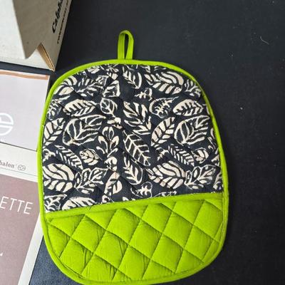 Brand New Calaphalon 7" Omelette frying pan G1307HC with new hot pad GREAT GIFT IDEA!