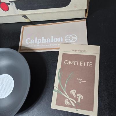 Brand New Calaphalon 7" Omelette frying pan G1307HC with new hot pad GREAT GIFT IDEA!
