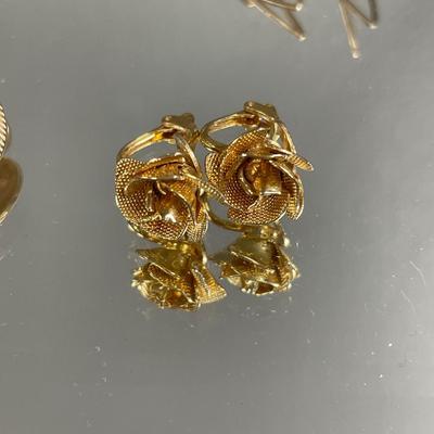 Vintage screw back earrings