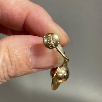 Vintage screw back earrings