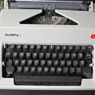 Nice! Olympia SM9 typewriter, a portable manual portable typewriter produced in West Germany