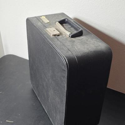 Nice! Olympia SM9 typewriter, a portable manual portable typewriter produced in West Germany