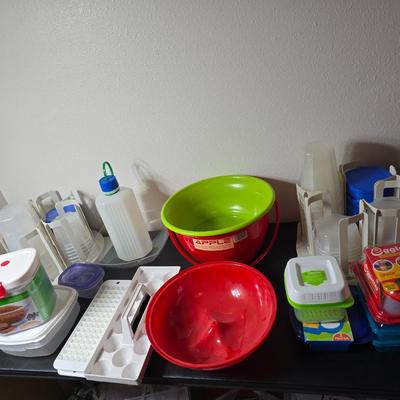 Plastic food storage containers - Two sets of storage with organizing caddies