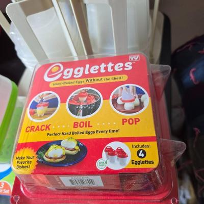 Plastic food storage containers - Two sets of storage with organizing caddies