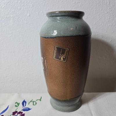 Vintage Otagiri Horizon Japan stoneware teapot with two mugs a Pottery craft vase and a vintage table cloth