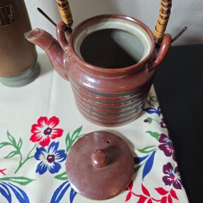 Vintage Otagiri Horizon Japan stoneware teapot with two mugs a Pottery craft vase and a vintage table cloth