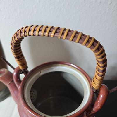 Vintage Otagiri Horizon Japan stoneware teapot with two mugs a Pottery craft vase and a vintage table cloth